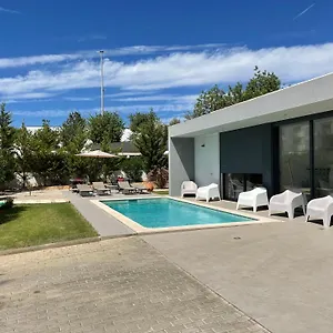 https://villa-91-by-algartur.hotelaalgarve.com